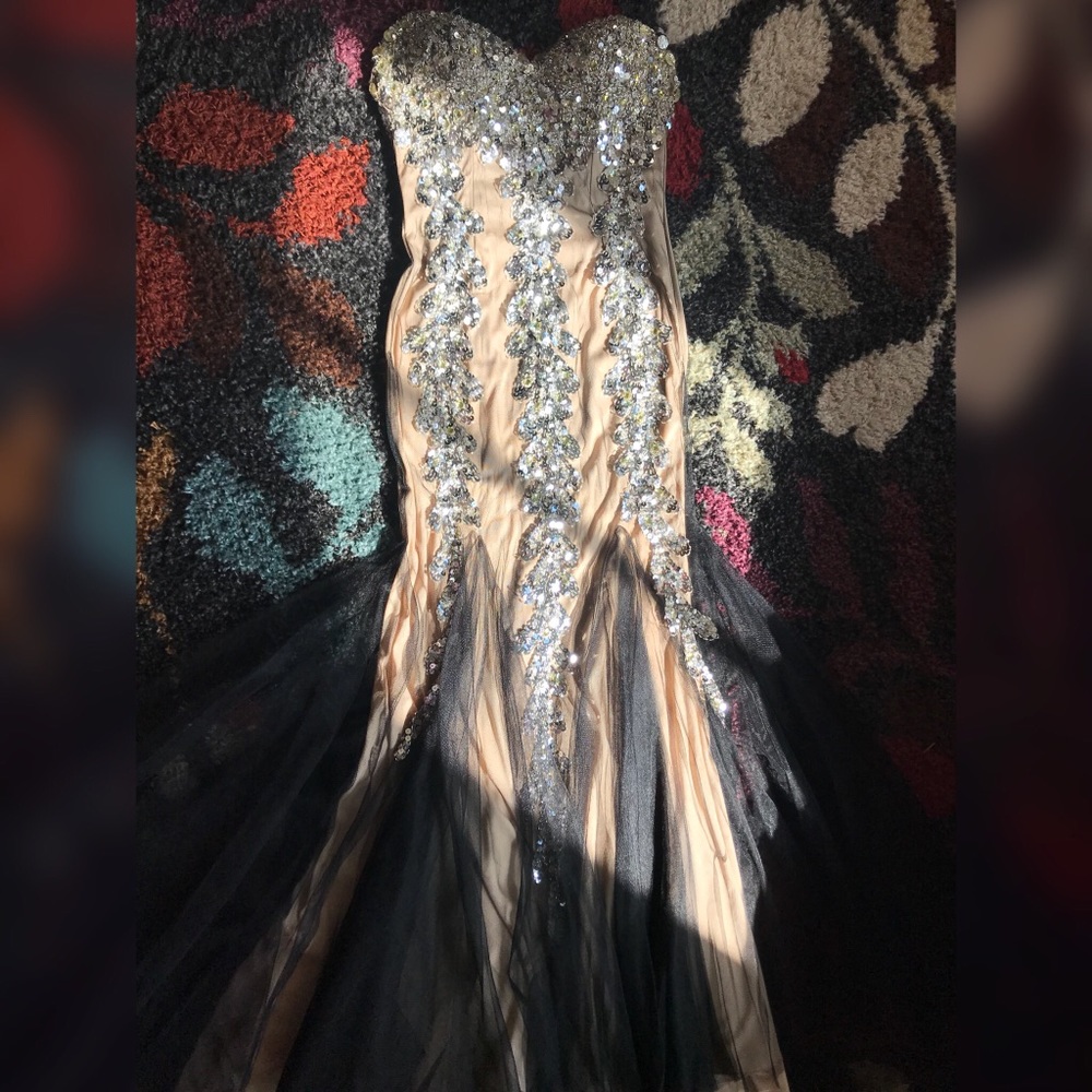 PROM Dress!! - Picture 2 of 6